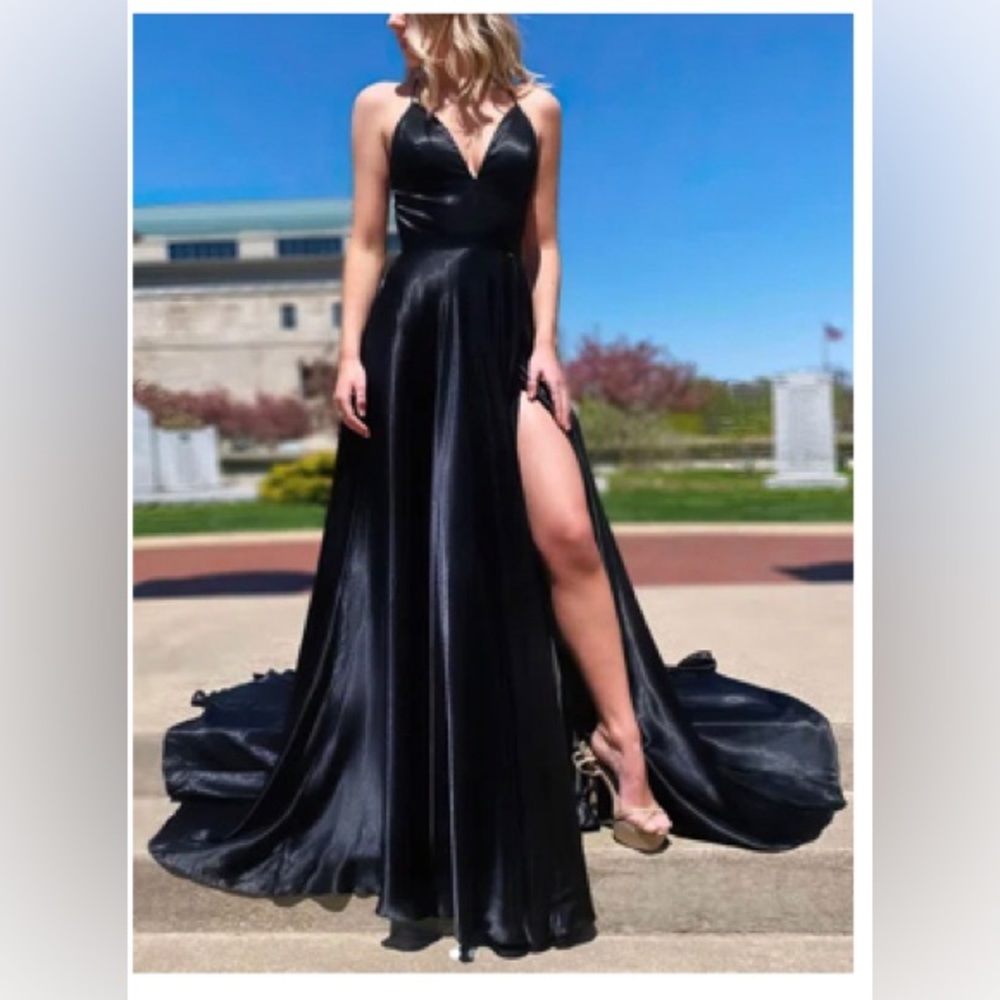 Formal dress for special occasion, prom, dinner party, anniversary, wedding
